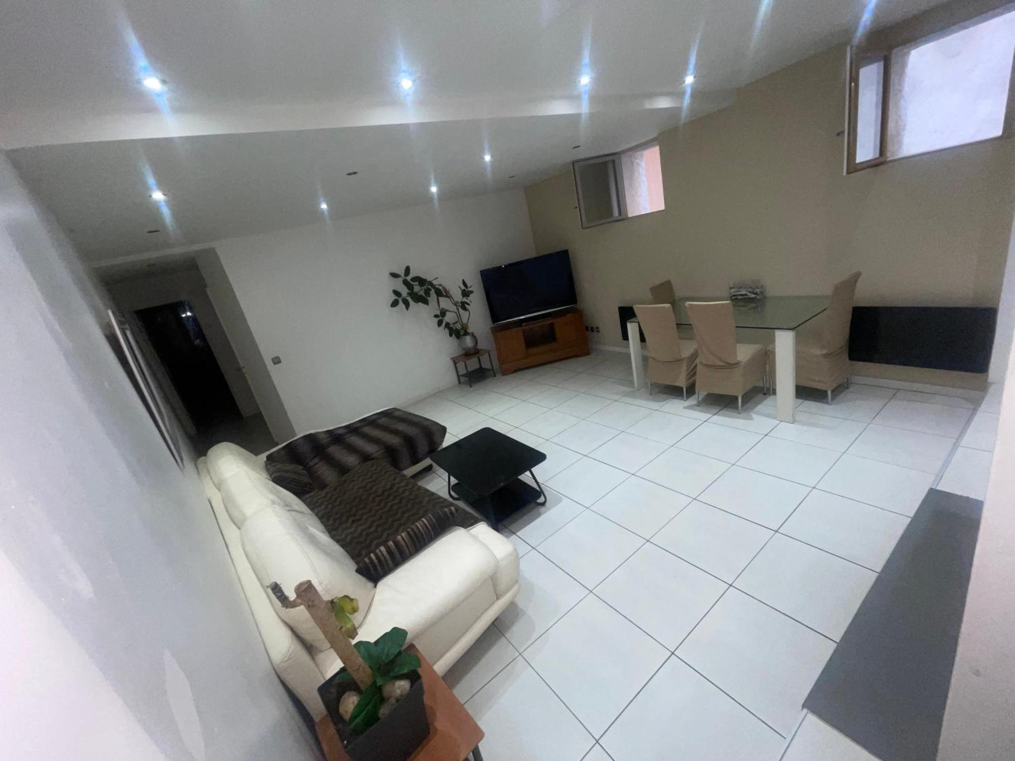 Tres Bel Appartement Pres De Montpellier Жиняк Екстериор снимка